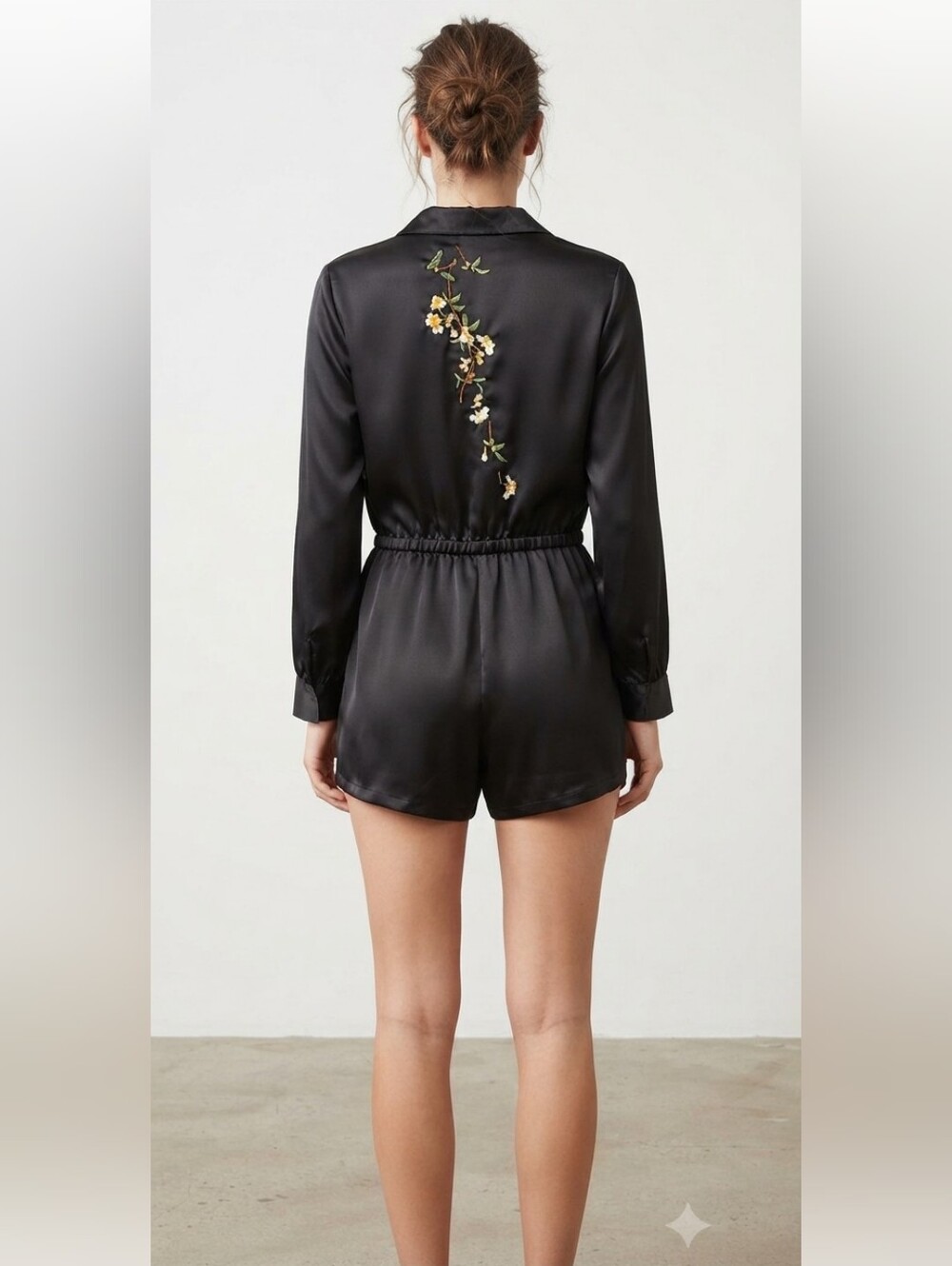 🖤NWOT Missguided Black Satin Floral Embroidered Long Sleeve Romper Small S 🖤